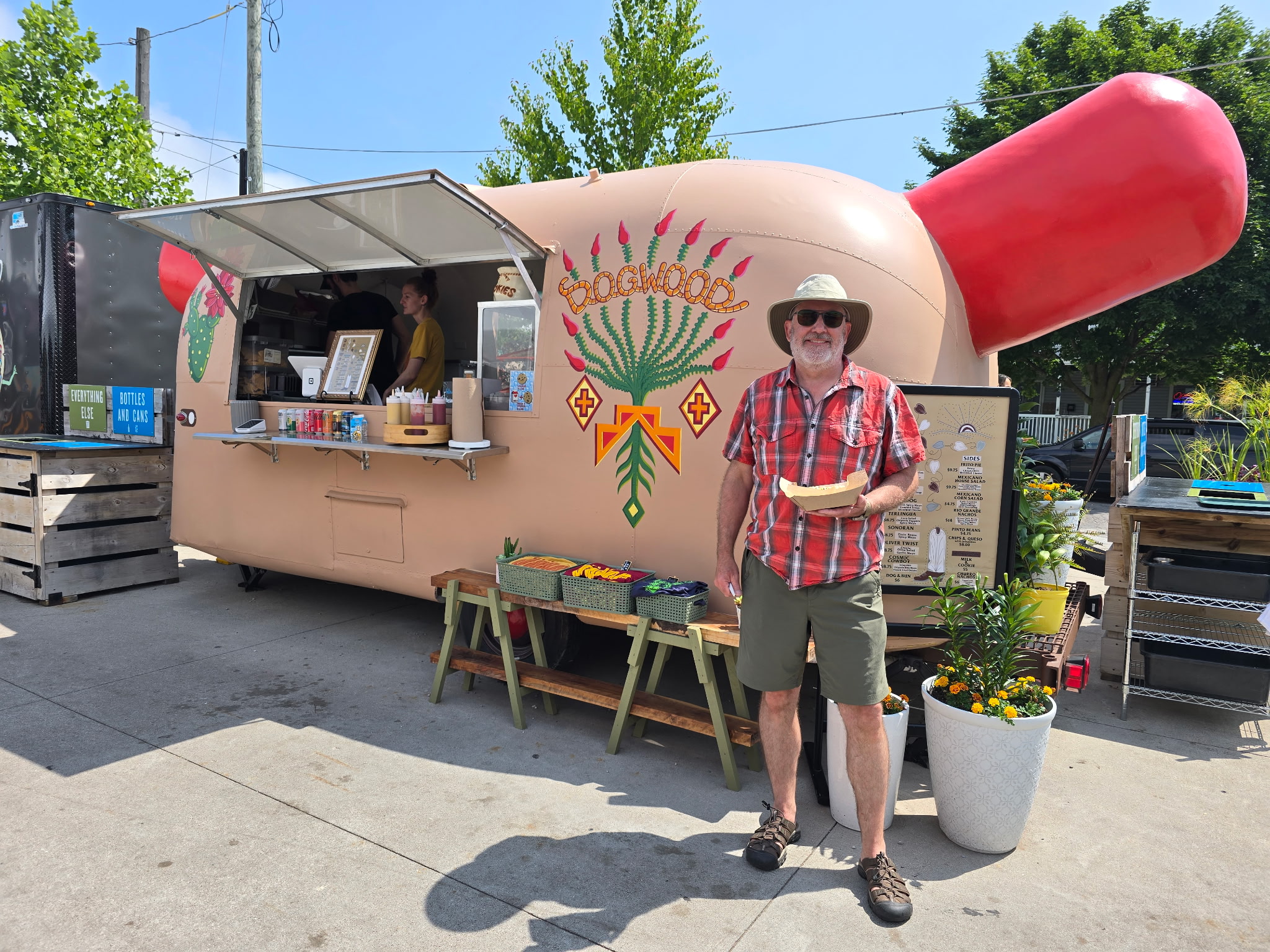 Getting ready to enjoy by chili dog for lunch