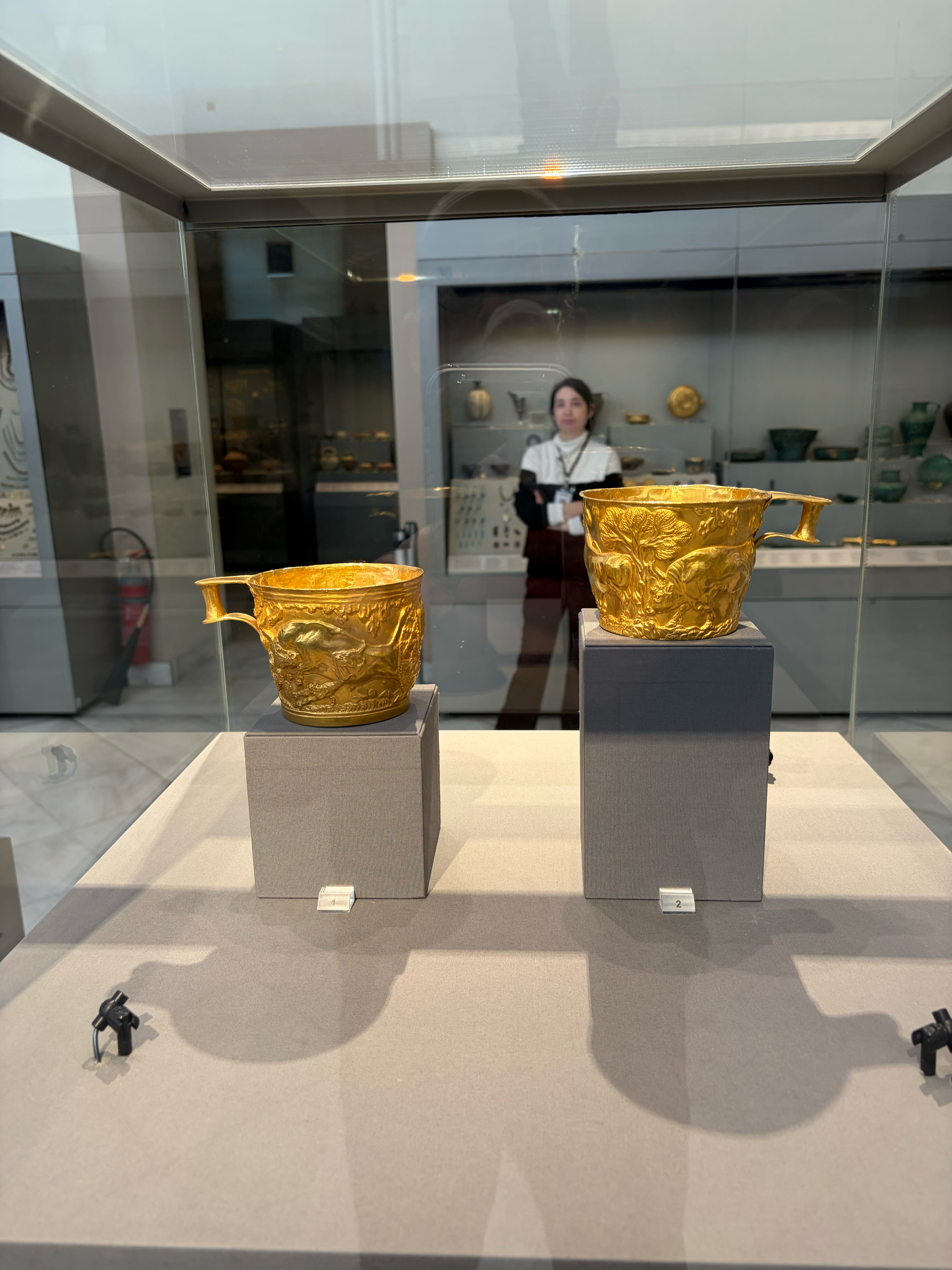 The detailed art work on these cups was outstanding - and was from early Greek civilization.