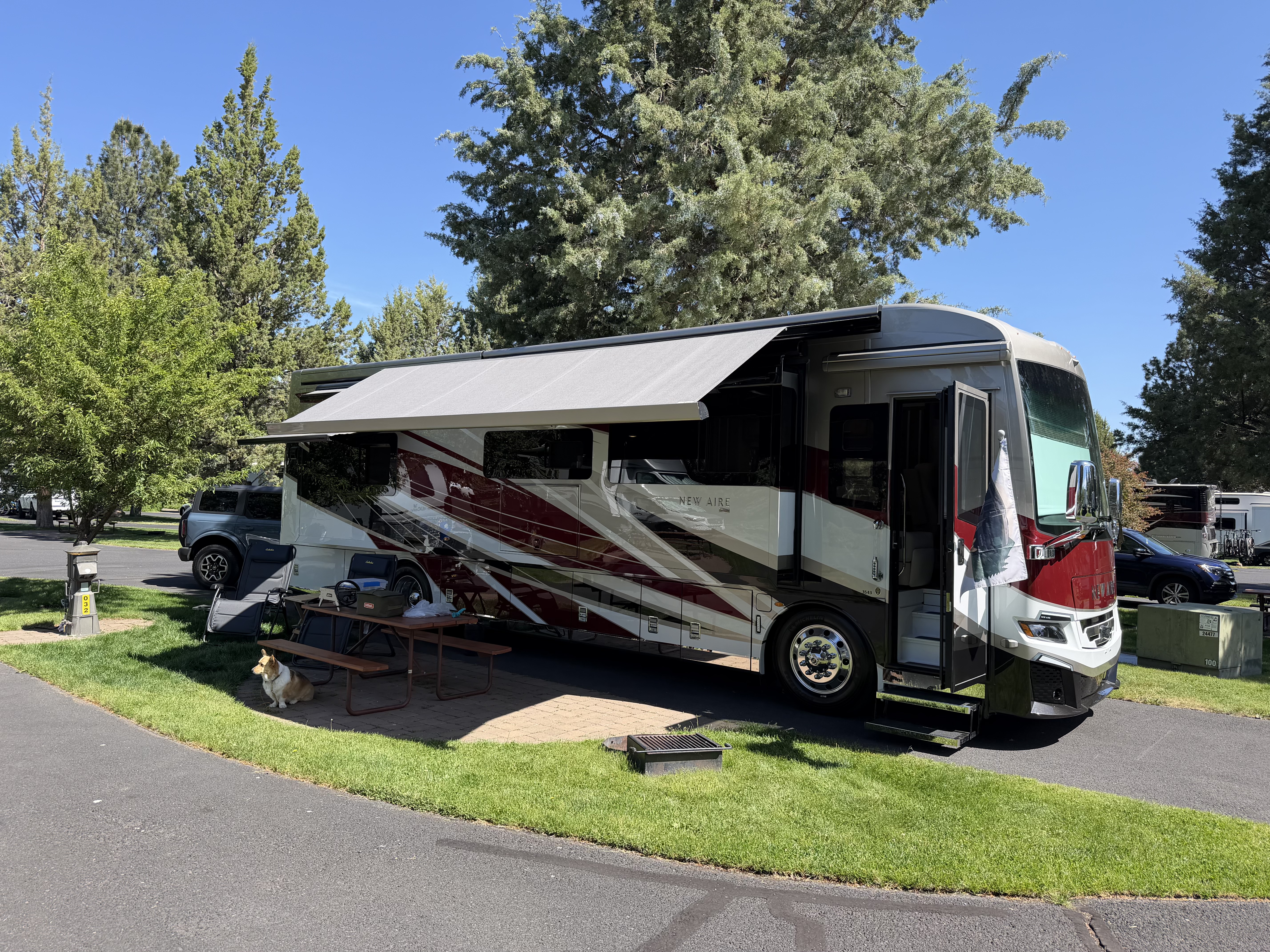 We successfully parked the new motorhome in our camping spot. 
