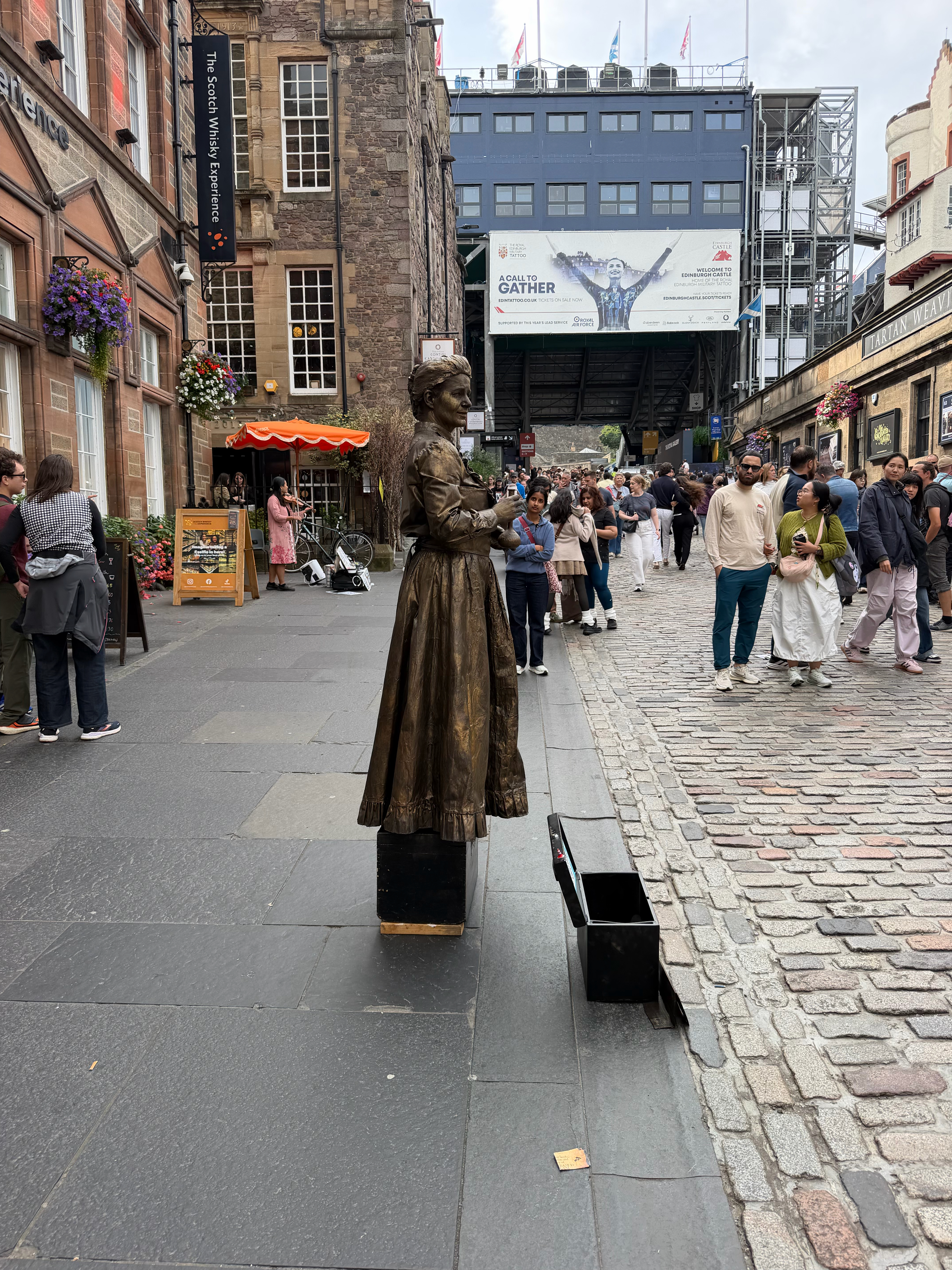 One of the street performers on the Royal Mile