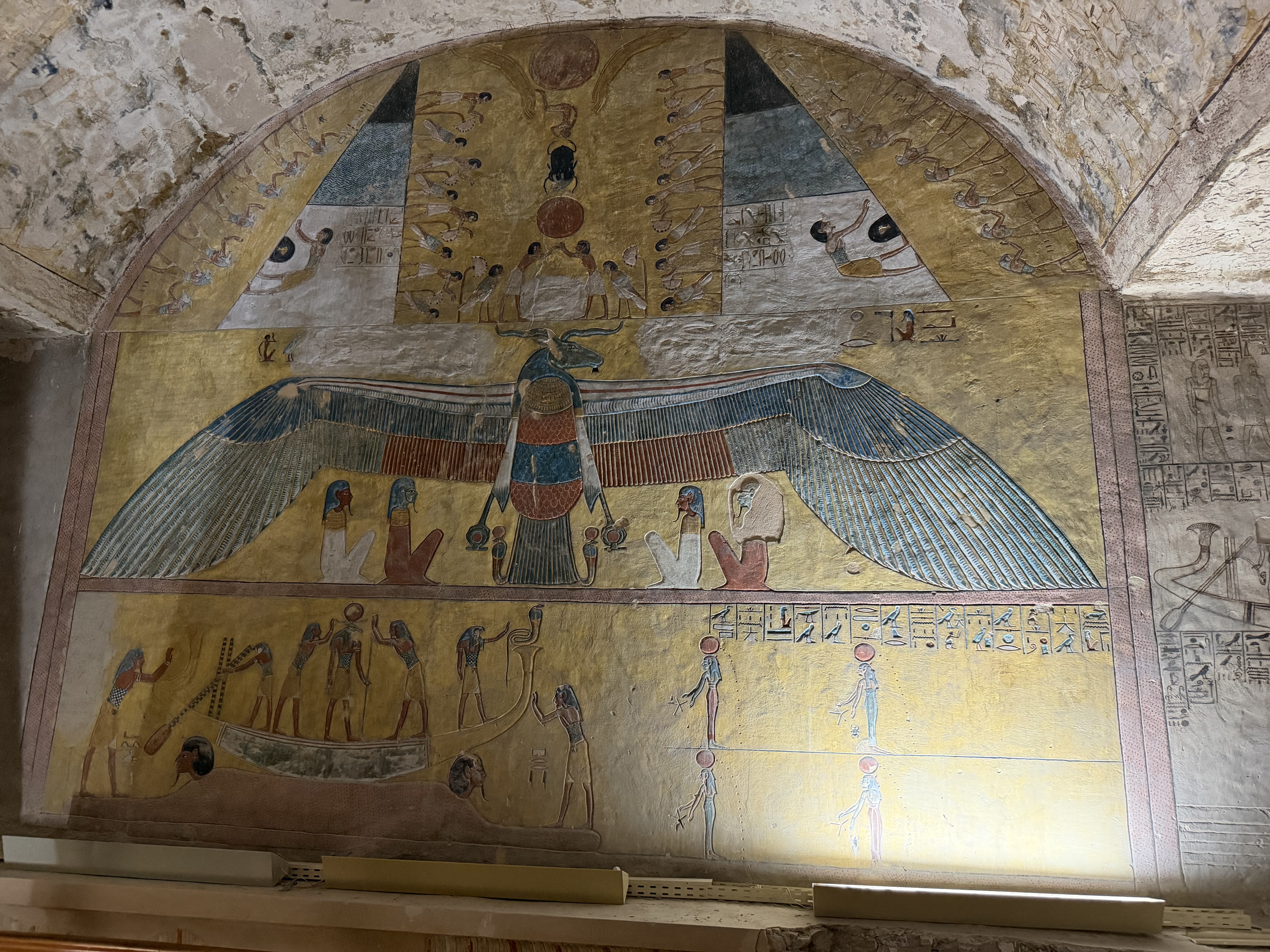 This bird motif took up an entire wall - with lots of different colors and vibrant imagery. 